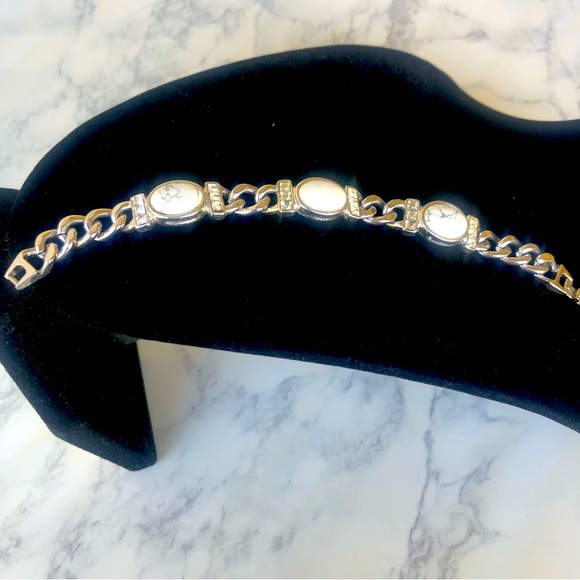 Howlite Stone Bracelet sliver color - Picture 5 of 10